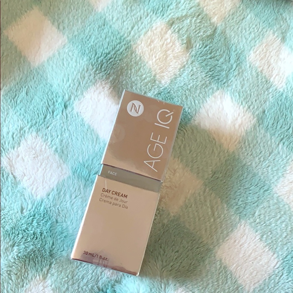 Age IQ day cream